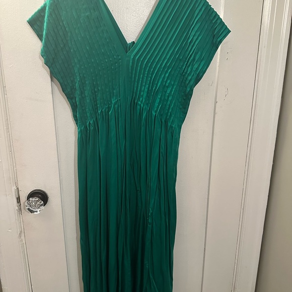 SOLD!!! Green Pleated Midi Dress - Picture 2 of 7